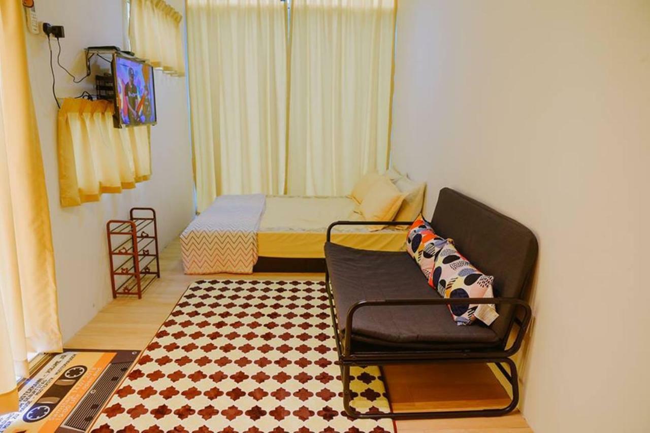 Purple Cube At Lumut Cube Homestay Kontena Exterior photo